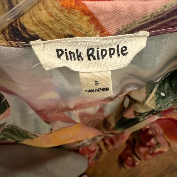 Pink ripple dress - Picture 3 of 3